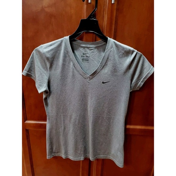 Nike Sweaters - NWOT Nike Women's Size M Basic Dri-Fit  Gray Solid Polyester V-Neck Regular fit